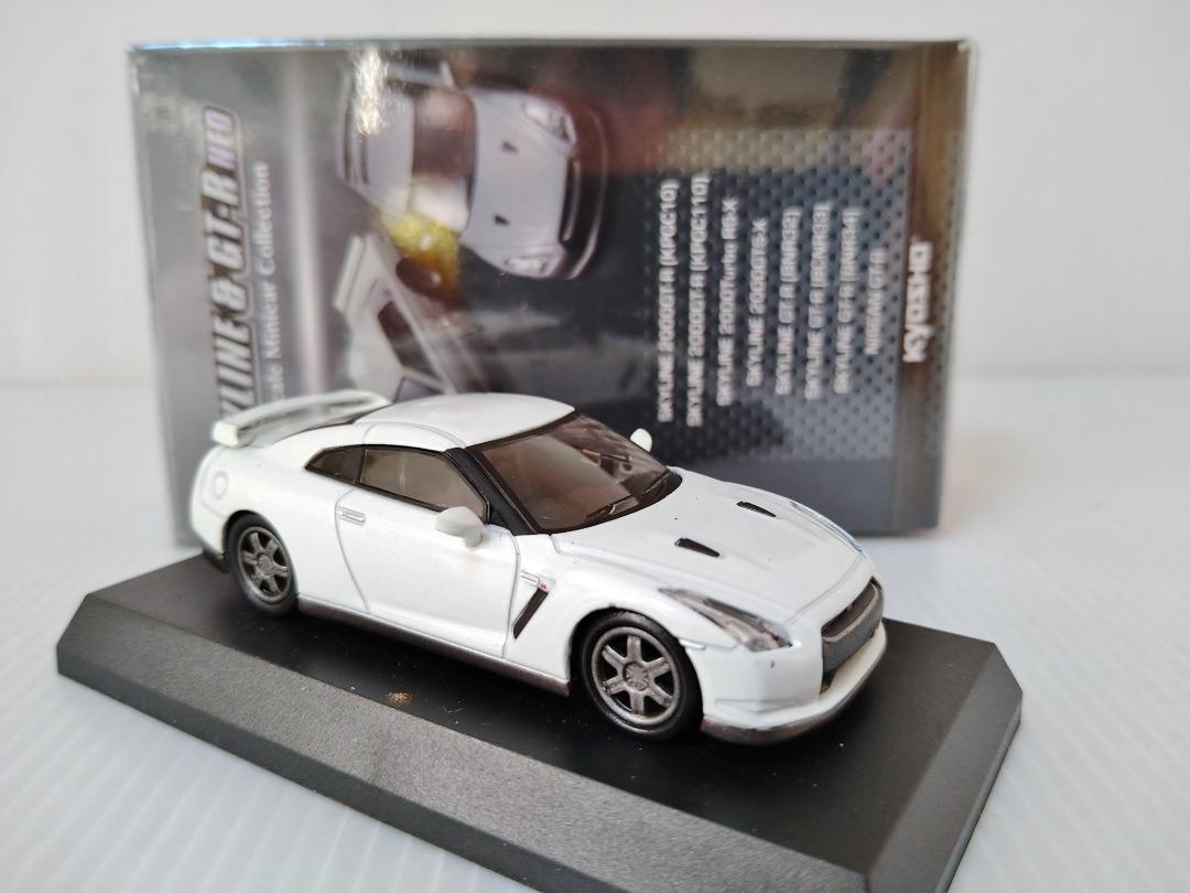 Kyosho 京商1/64 1:64 Nissan GT-R R35 (白) / Nissan GT-R R35 (銀