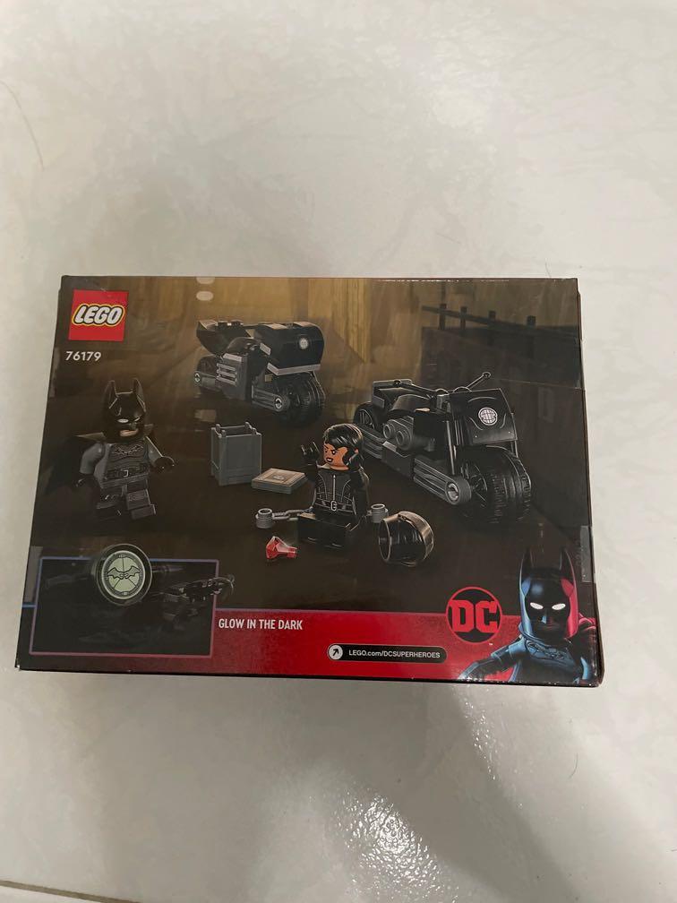 Lego Batman & Selina Kyle motorcycle pursuit 76179 dc comic, Hobbies