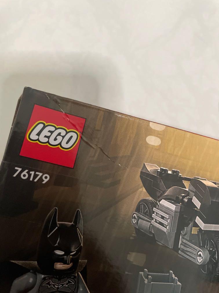 Lego Batman & Selina Kyle motorcycle pursuit 76179 dc comic, Hobbies