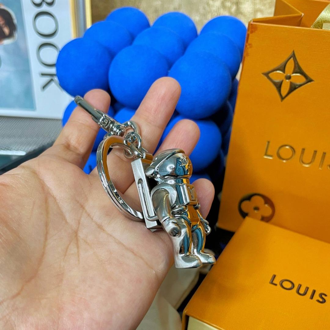 Louis Vuitton LV Astronaut Keychain - Silver Keychains, Accessories -  LOU527014