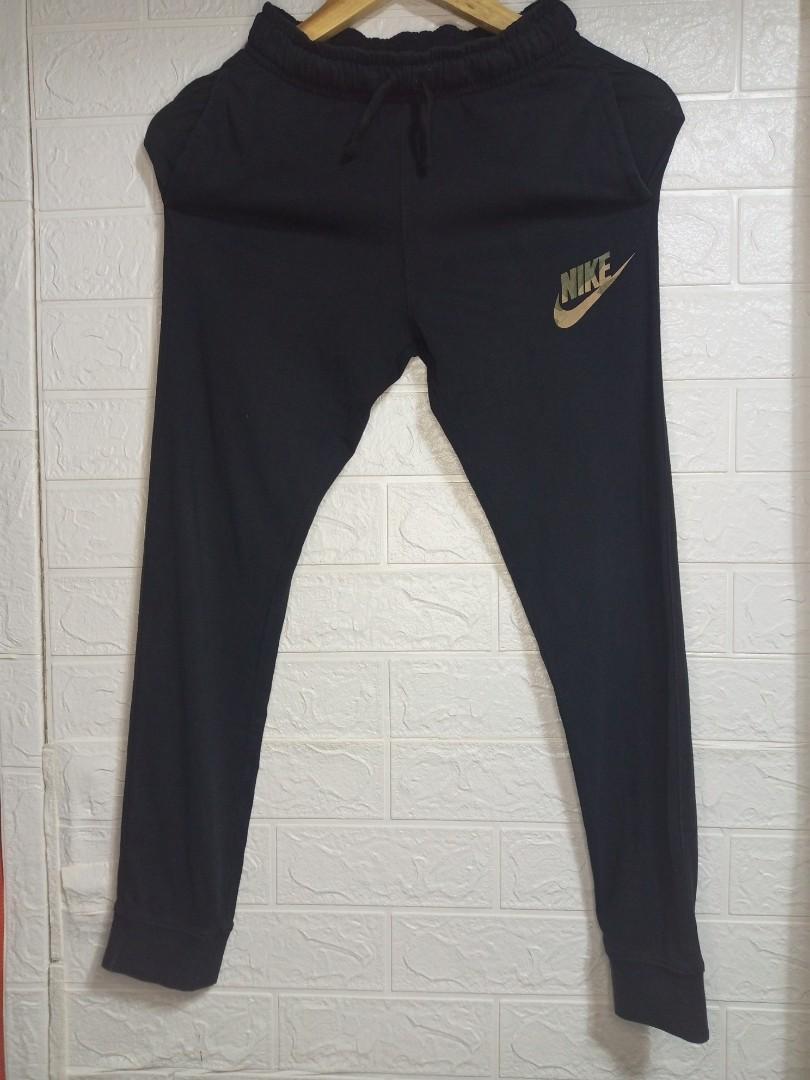 Nike camouflage hotsell jogger pants