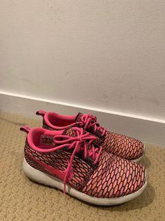 NIKE SHOES PINK (limited)