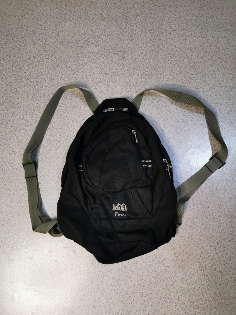 Rei Piton Daypack, Men's Fashion, Bags 