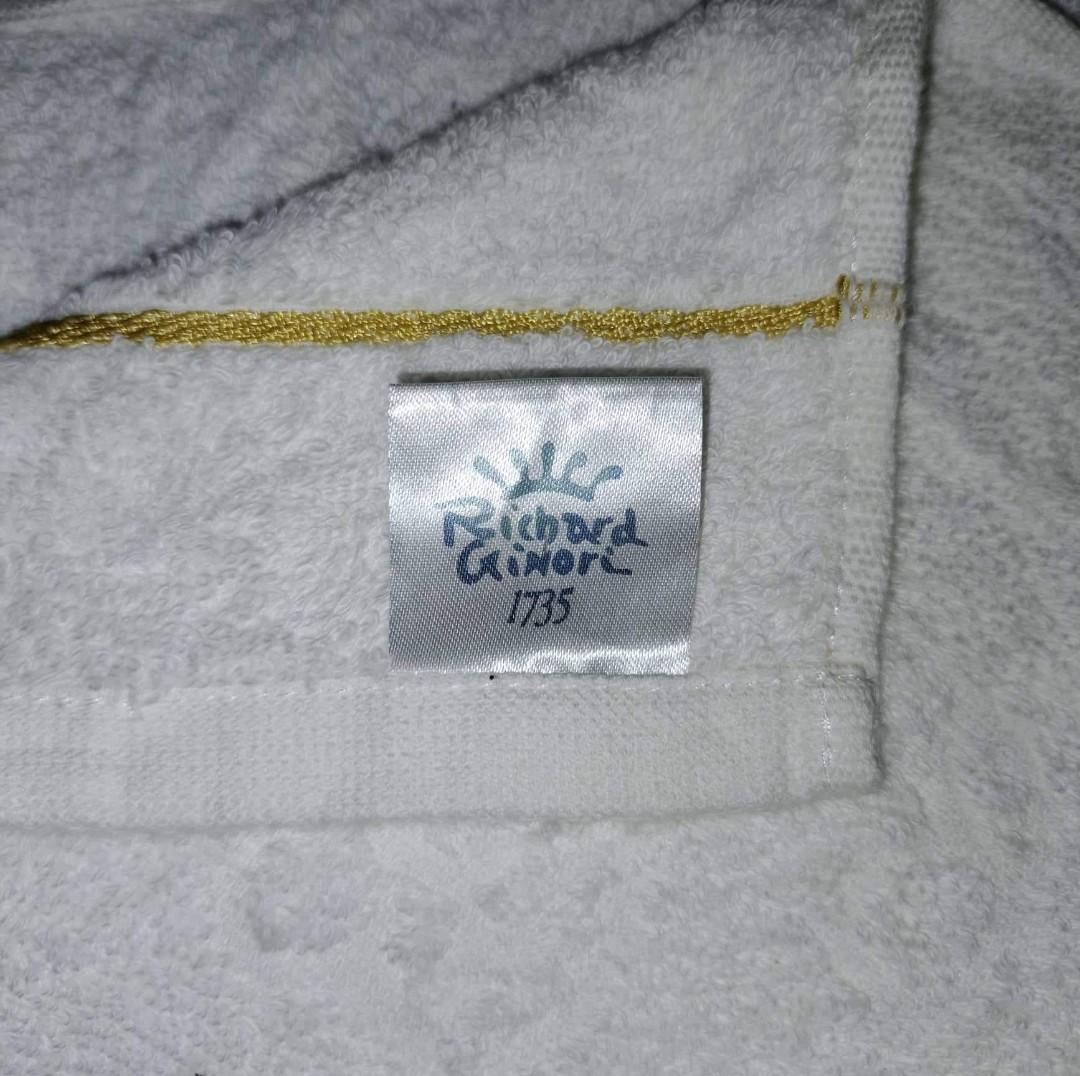 RICHARD GINORI FACE TOWEL 14×14 (Category: Towels, Napkins & Holders) located in Cagayan de Oro. Submitted by mmmdshop (Listing ID 1176798184, Image 2). Description: Large face towel 14x14 from Japan slightly used to good as new. JAPAN SOURCE. CHECKOUT OUR FB PAGE "HOUSE OF SCARVES COLLECTION"..