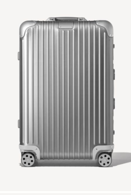 rimowa suit case