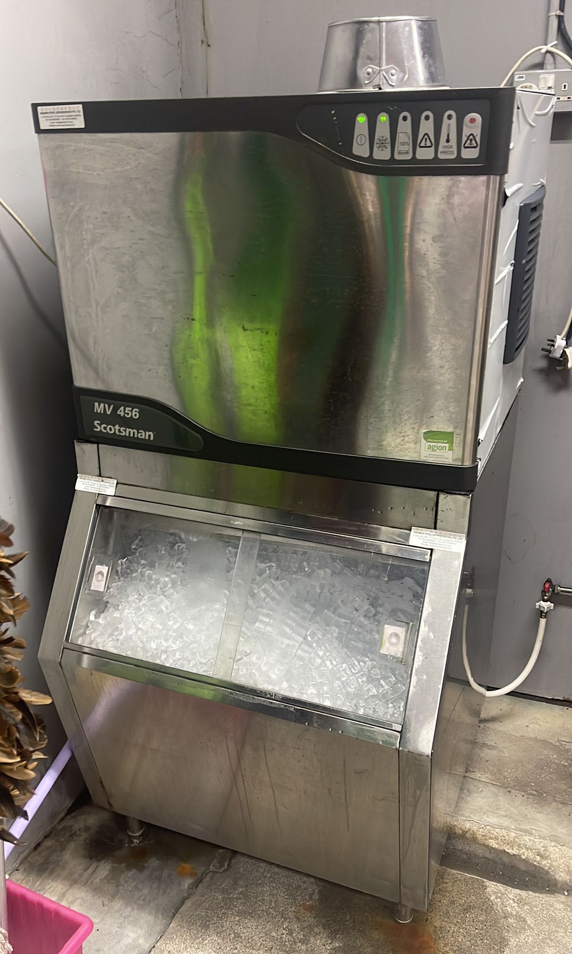 Scotsman Ice Maker 240KG/24HR with New S/S Ice Bin, TV & Home