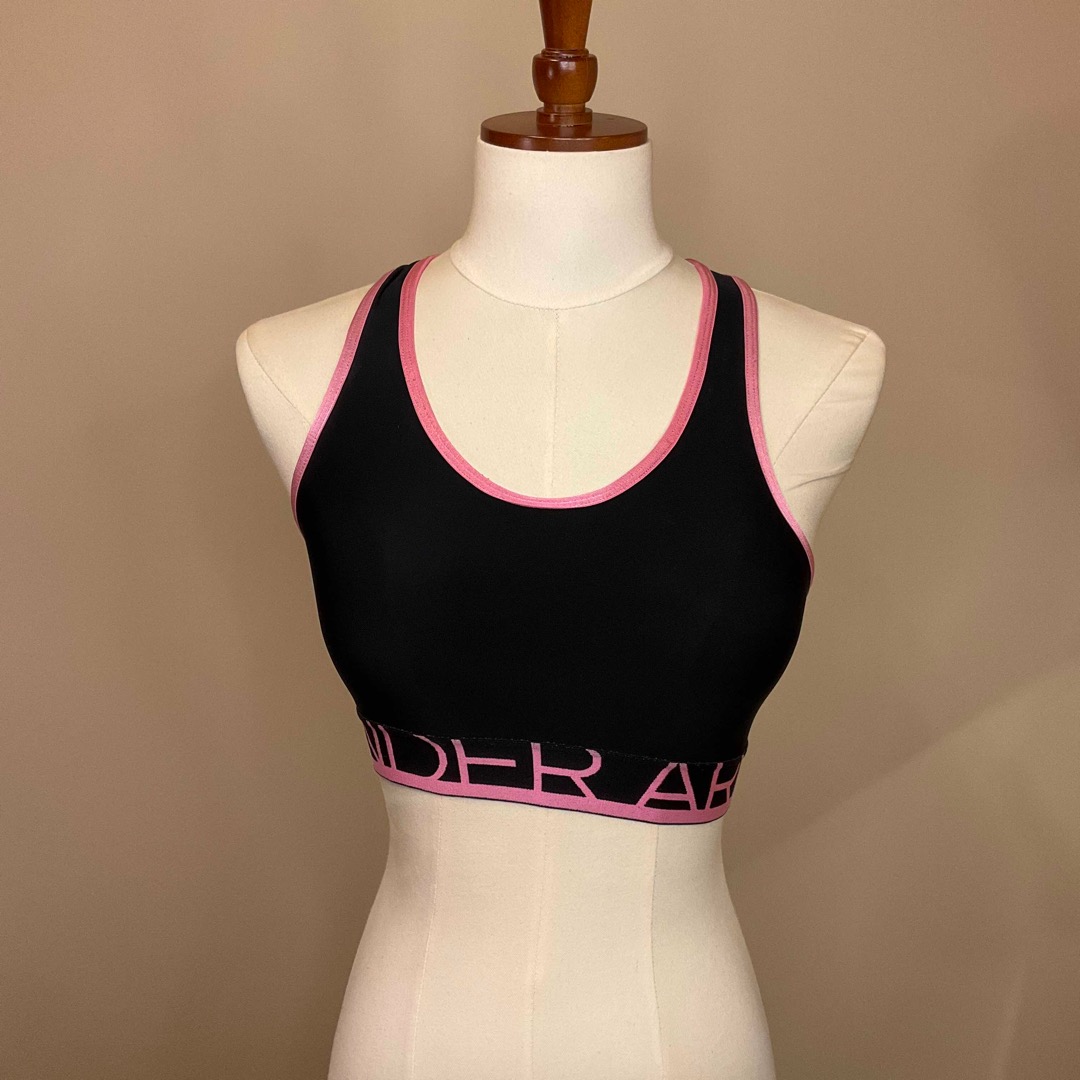 SM) UNDER ARMOUR Racerback Compression Sports Bra, Women's Fashion,  Activewear on Carousell