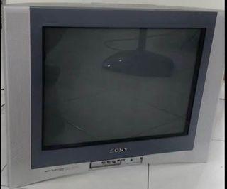 Sony trinitron tv 30”