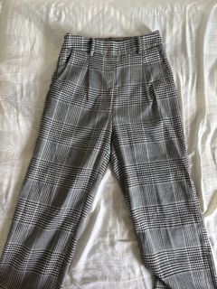 (Category: ) located in . Submitted by krys.closet (Listing ID 1176683970, Image 1). Description: .