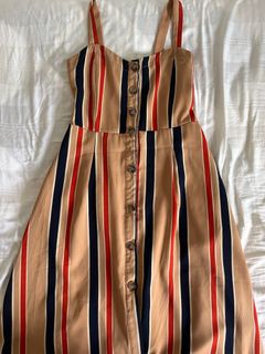 (Category: ) located in . Submitted by krys.closet (Listing ID 1176683738, Image 1). Description: .