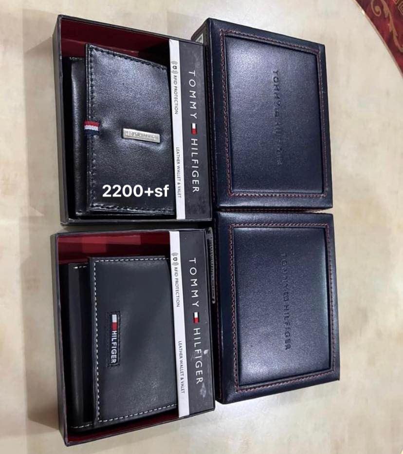 Tommy Hilfiger wallet men, Men's Fashion, Watches & Accessories