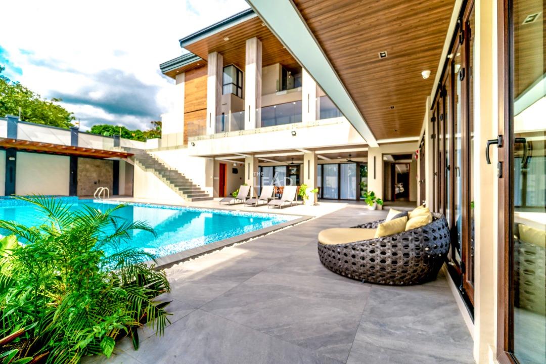Valley Golf and Country Club Luxurious 10 bedroom Modern Mansion House