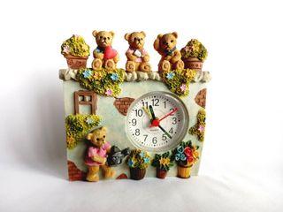Vintage desk alarm clock with bears design, resin frame + AA battery-operated clock, 4.25 in. x 4.25 in., used
