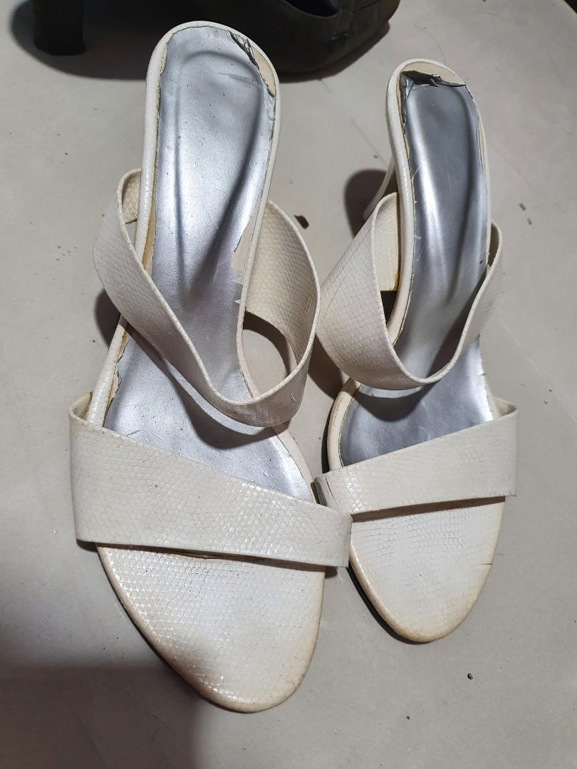 White heels size 7 Women s Fashion Footwear Heels on Carousell
