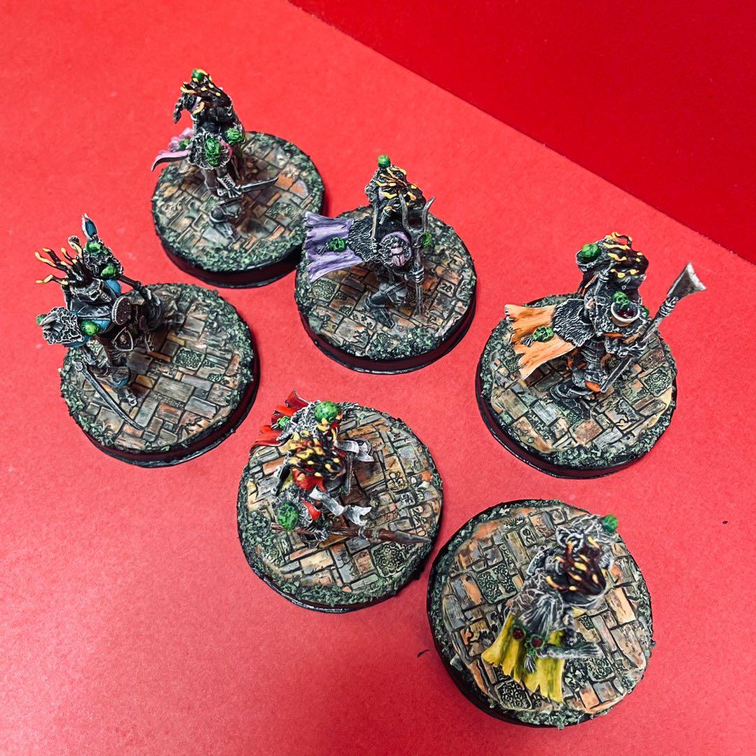 6 nicely painted miniature conversion with Warhammer bits, Army of