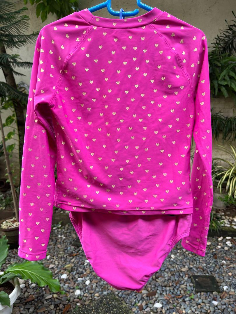 💯 GAP kids(Rash guard with bikini) (Category: Babies & Kids Fashion) located in Taguig. Submitted by mypeg (Listing ID 1176872036, Image 2). Description: 💯 GAP kids(Rash guard with bikini) Used once Good as new RFS: moving out sale Delivery fee: c/o buyer MOP: GCASH, BDO, Metrobank 💯 Authentic, Good Buy Send me a message ☺️.
