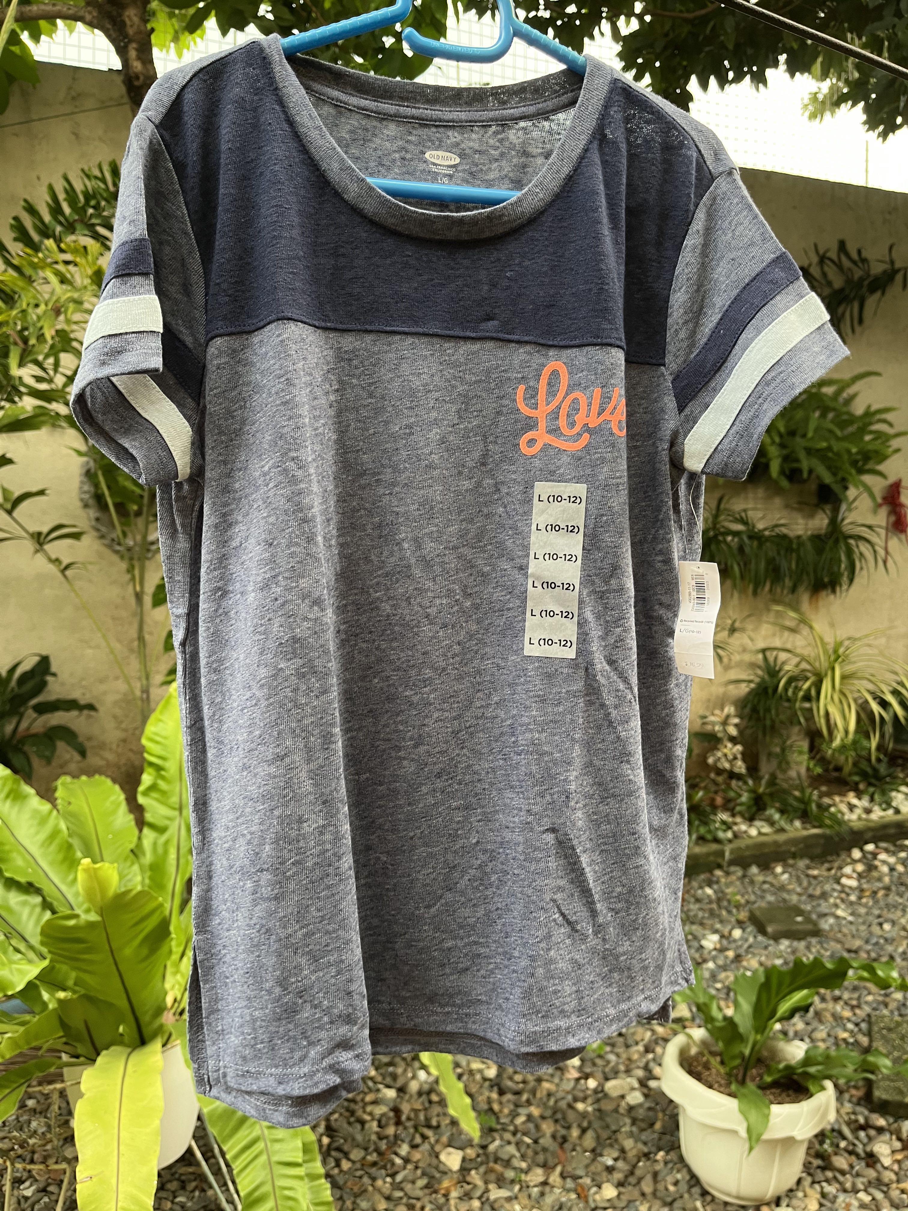 💯 Old Navy Soft Tshirt for kids (Category: Babies & Kids Fashion) located in Taguig. Submitted by mypeg (Listing ID 1176842144, Image 1). Description: 💯 Old Navy Soft Tshirt for kids Brand New Soft Material Bought in USA RFS: moving out sale Delivery fee: c/o buyer MOP: GCASH, BDO, Metrobank 💯 Authentic, Good Buy Send me a message ☺️ .