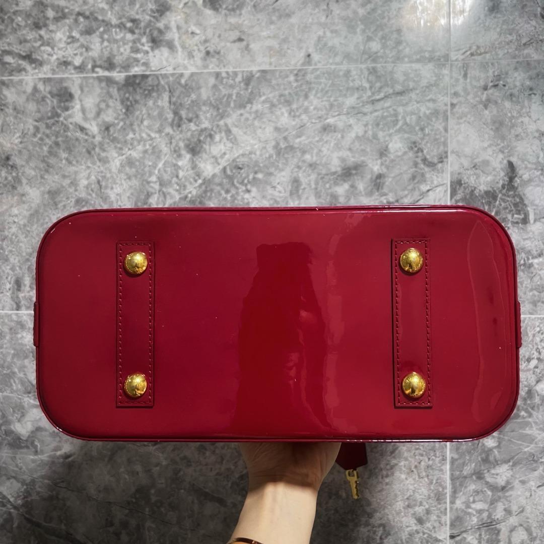 Louis Vuitton Alma MM Dark red Patent leather ref.23059 - Joli Closet