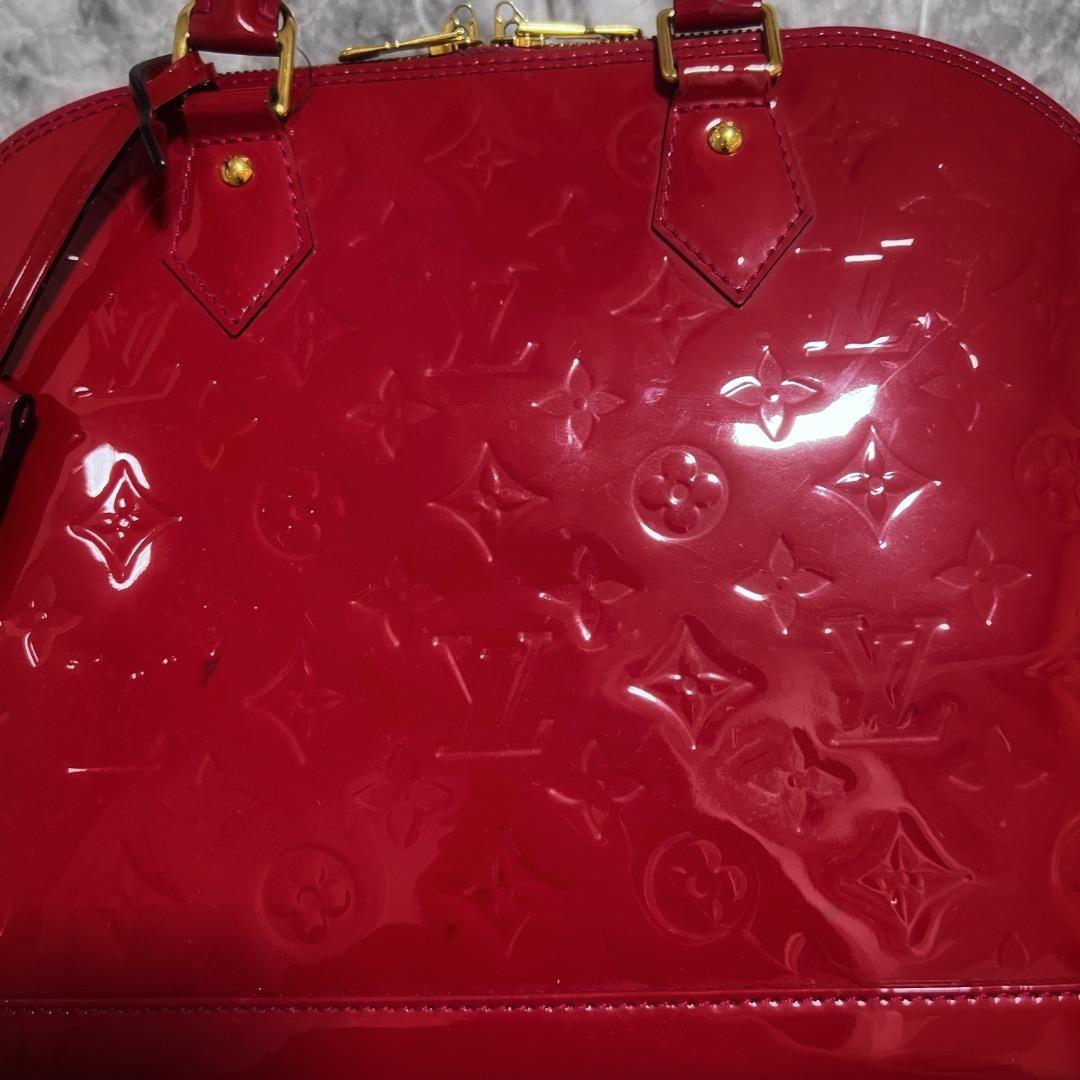 Louis Vuitton Alma MM Dark red Patent leather ref.23059 - Joli Closet