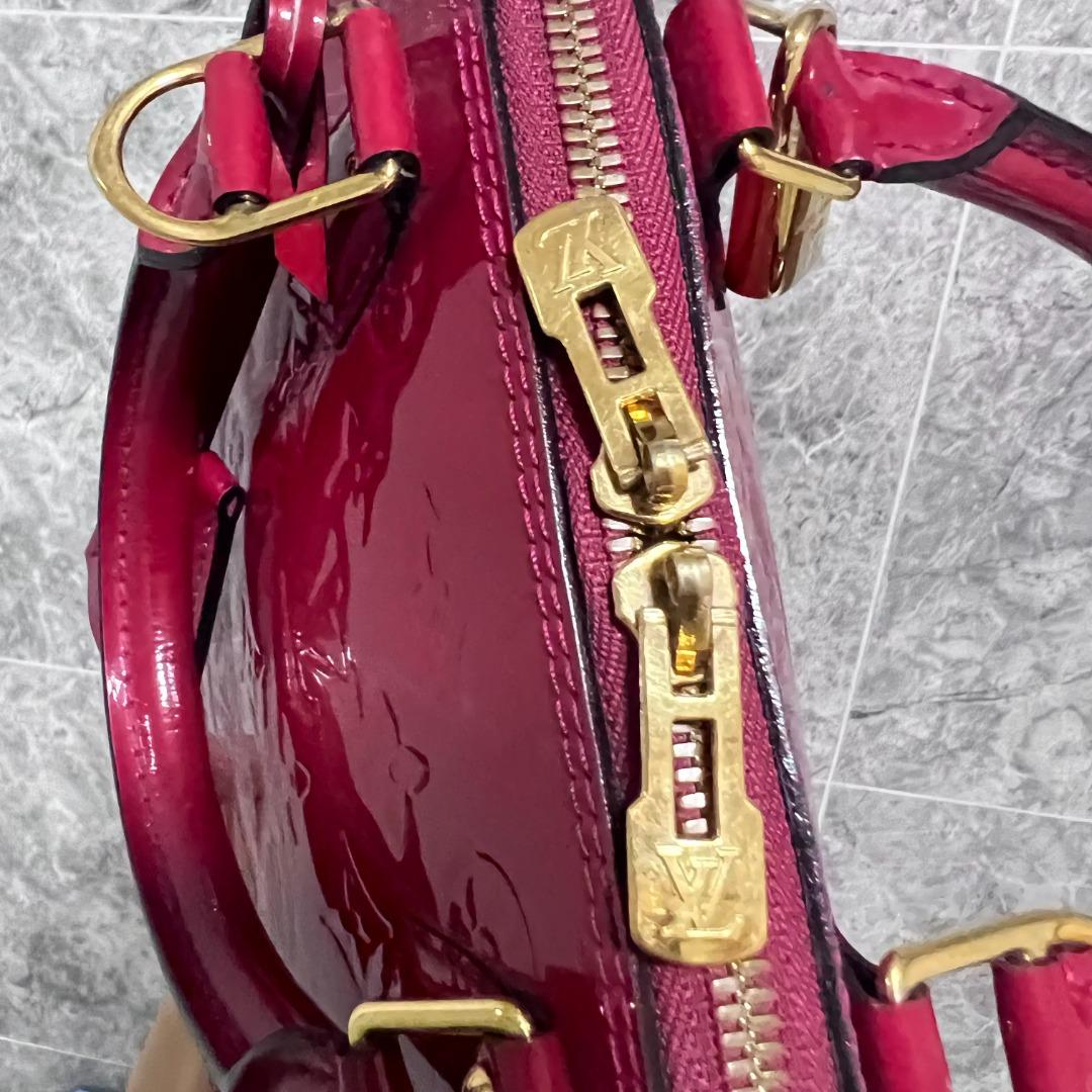 Louis Vuitton ALMA GM bag Dark red Patent leather ref.474804 - Joli Closet