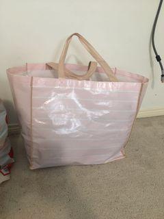 Bag of woman’s size 8 (small) clothes
