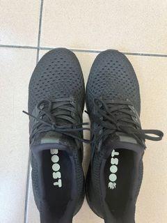 boost adidas 跑鞋