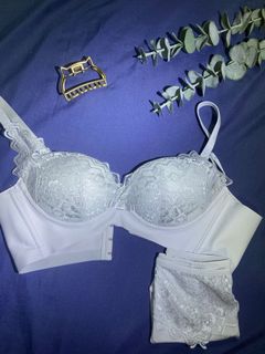 (Category: ) located in . Submitted by clearoffitems (Listing ID 1176911933, Image 1). Description: .