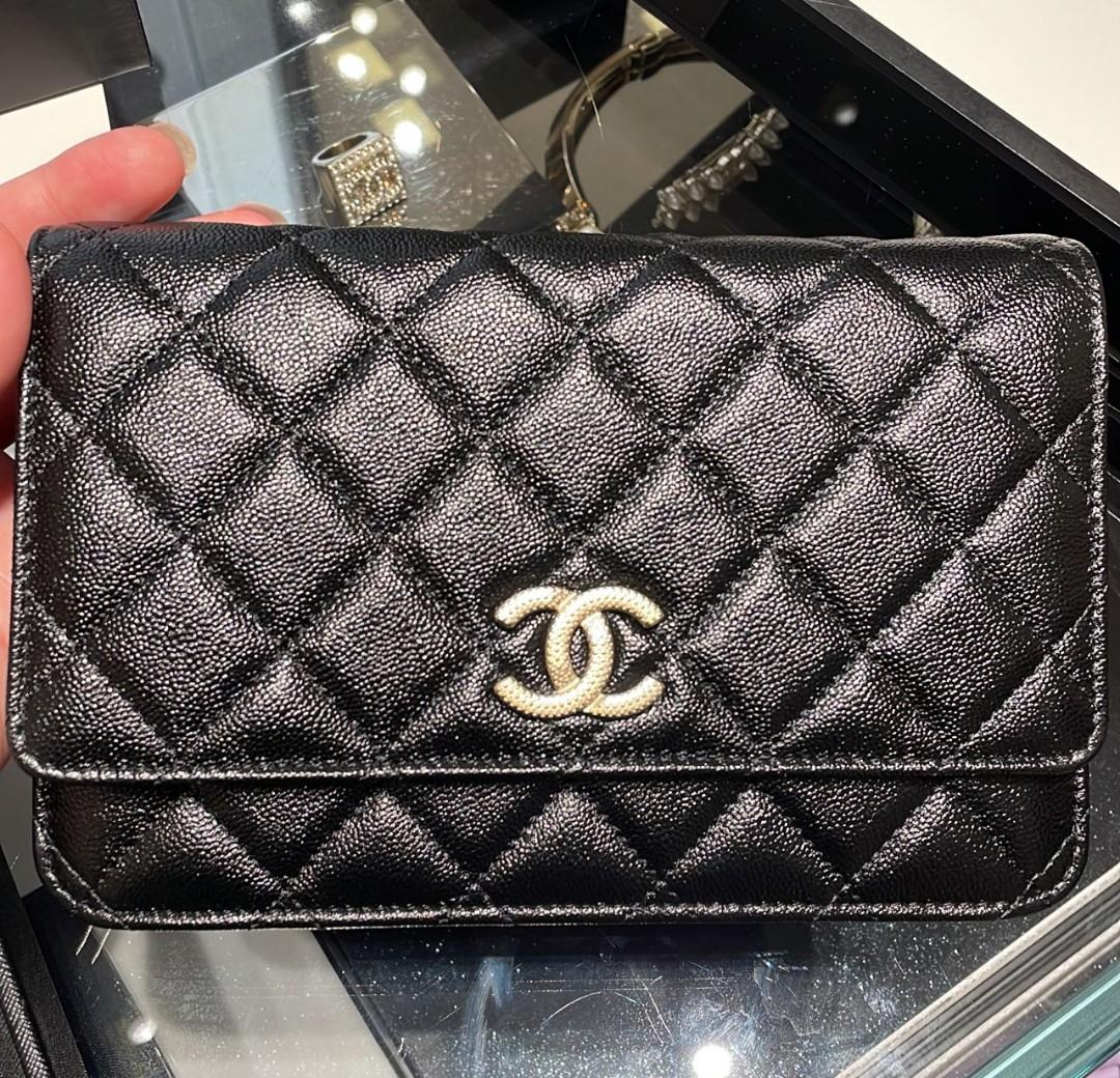 Brand new authentic Chanel caviar 22B WOC wallet on chain, Luxury