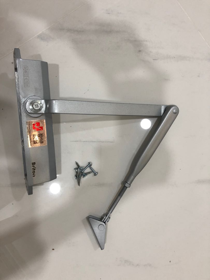 Briton Door closer, Furniture & Home Living, Security & Locks, Locks