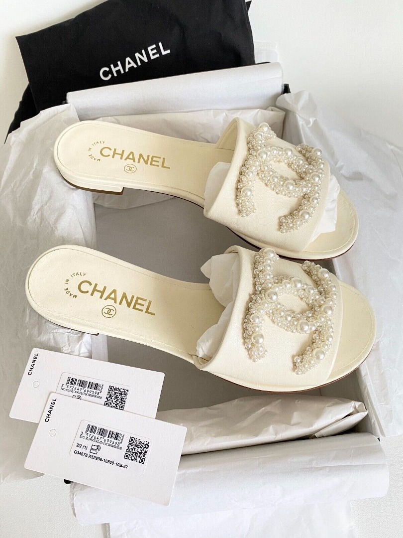 Chanel cheap pearl slippers