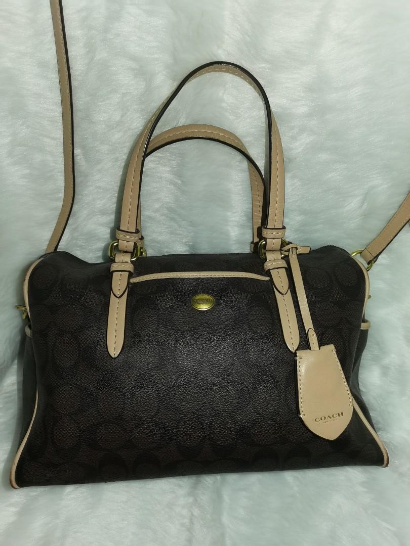 Coach Bag (Category: Luxury Bags & Wallets) located in Taguig. Submitted by 2ndChanceSt (Listing ID 1176964849, Image 2). Description: ***Still in good condition ***no issue ***Expext signs of usage ***RFS: need funds ***Authentic from US.