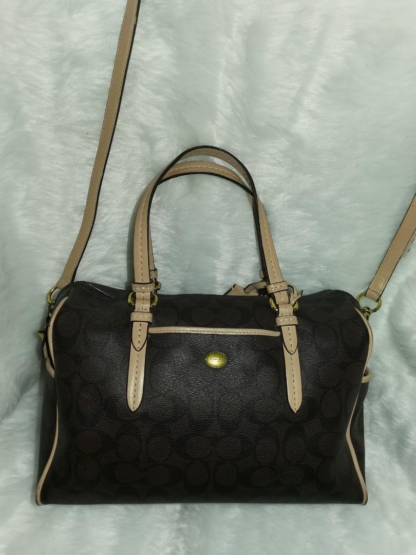 Coach Bag (Category: Luxury Bags & Wallets) located in Taguig. Submitted by 2ndChanceSt (Listing ID 1176964849, Image 1). Description: ***Still in good condition ***no issue ***Expext signs of usage ***RFS: need funds ***Authentic from US.