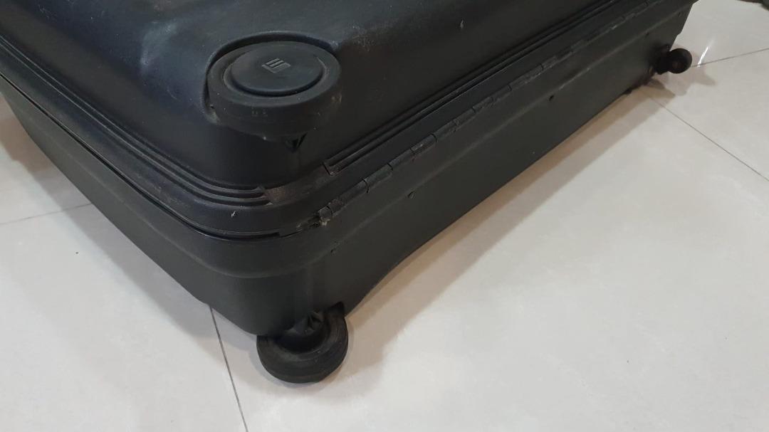 Echolac Extra Large Hardcase Luggage with combination lock, Hobbies