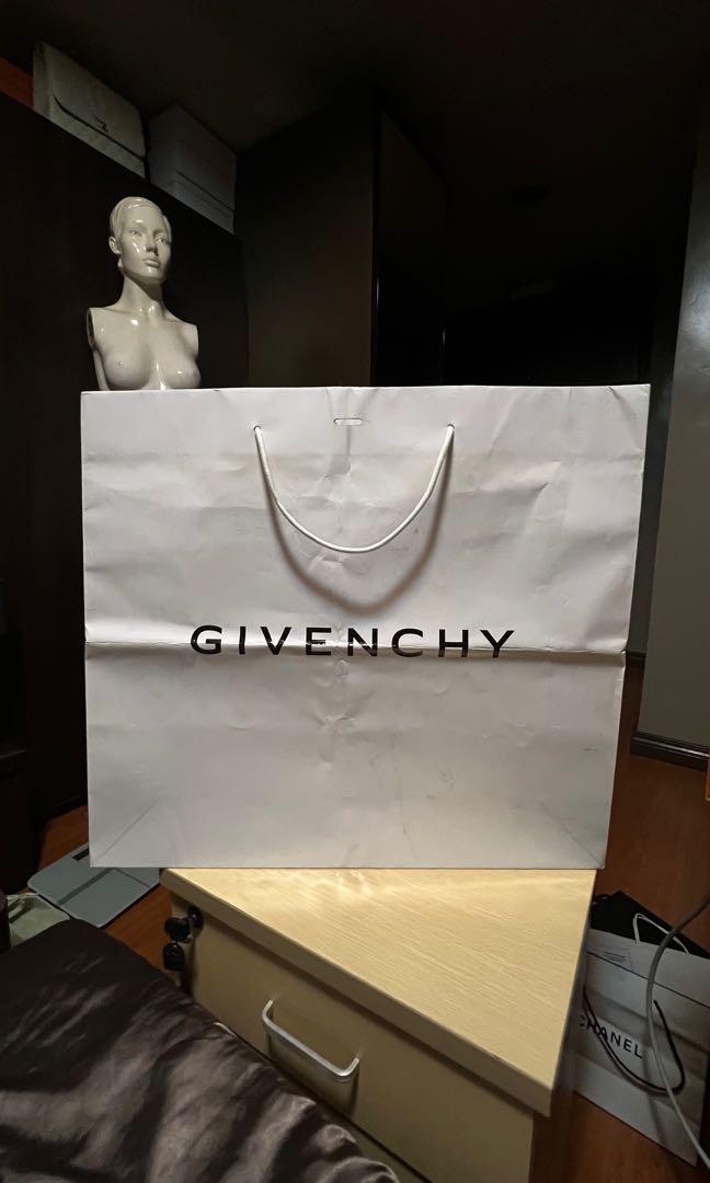 Givenchy paper bag (Category: Luxury Bags & Wallets) located in Pasig City. Submitted by luxuryitems2021 (Listing ID 1177008226, Image 2). Description: .