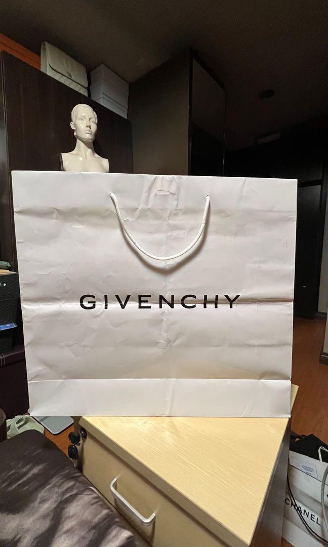 Givenchy paper bag (Category: Luxury Bags & Wallets) located in Pasig City. Submitted by luxuryitems2021 (Listing ID 1177008226, Image 3). Description: .