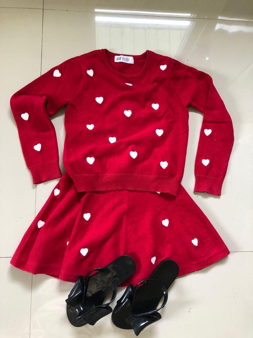 H&M and melissa sets (Category: Babies & Kids Fashion) located in Mandaluyong City. Submitted by blueberrypatch (Listing ID 1176981005, Image 2). Description: Preloved H&M’s and Melissa slides. Can buy separetely. Payment try gcash or bank transfer..