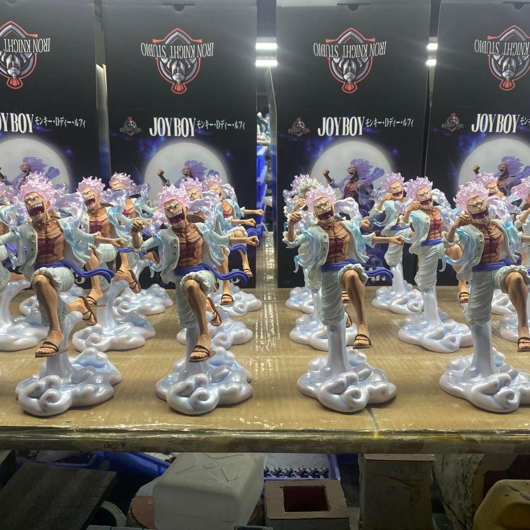 Iron Knight Studio Running Luffy Nika, Hobbies & Toys, Toys & Games