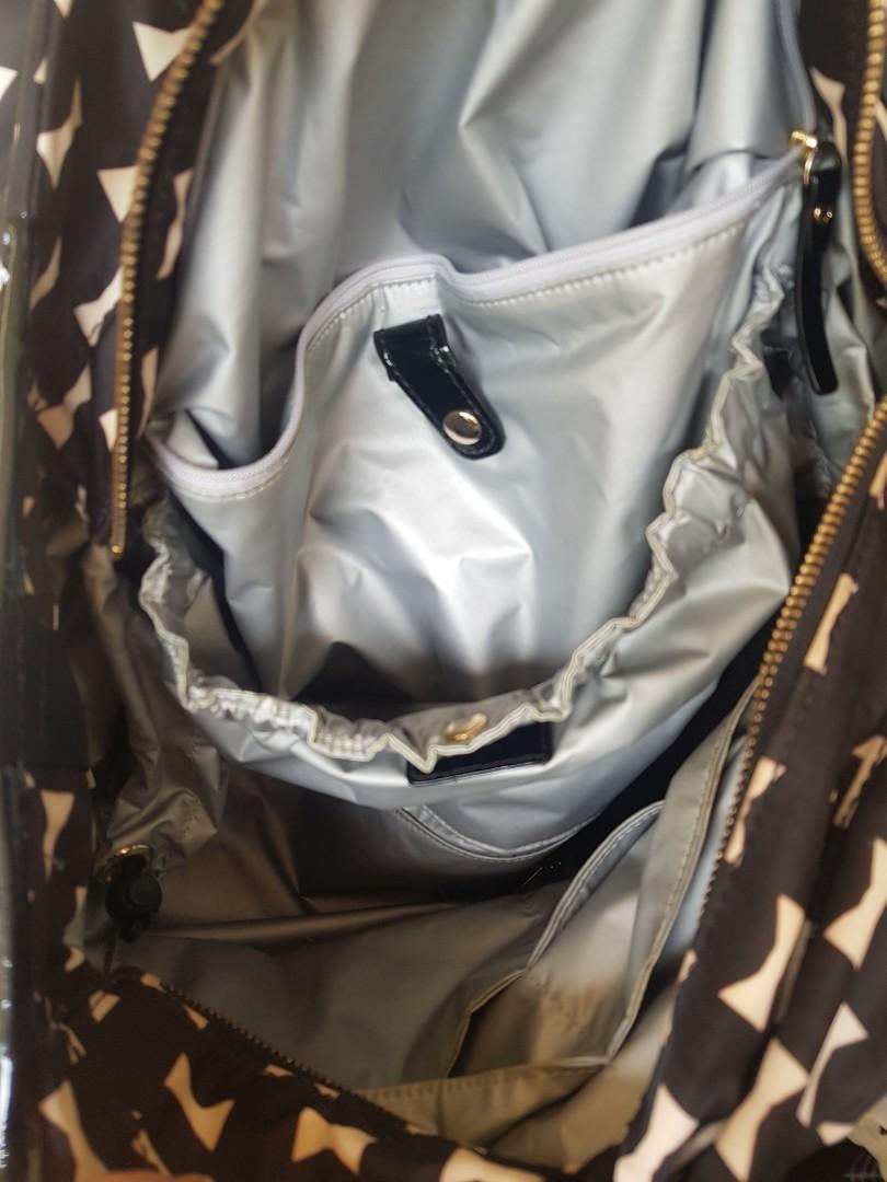 KATE SPADE BABY BAG WITH CHANGING PAD (Category: Other Baby Bathing & Changing Needs) located in Paranaque City. Submitted by charlottearrio_23 (Listing ID 1176883995, Image 3). Description: 9/10 condition 100 authentic super nice.