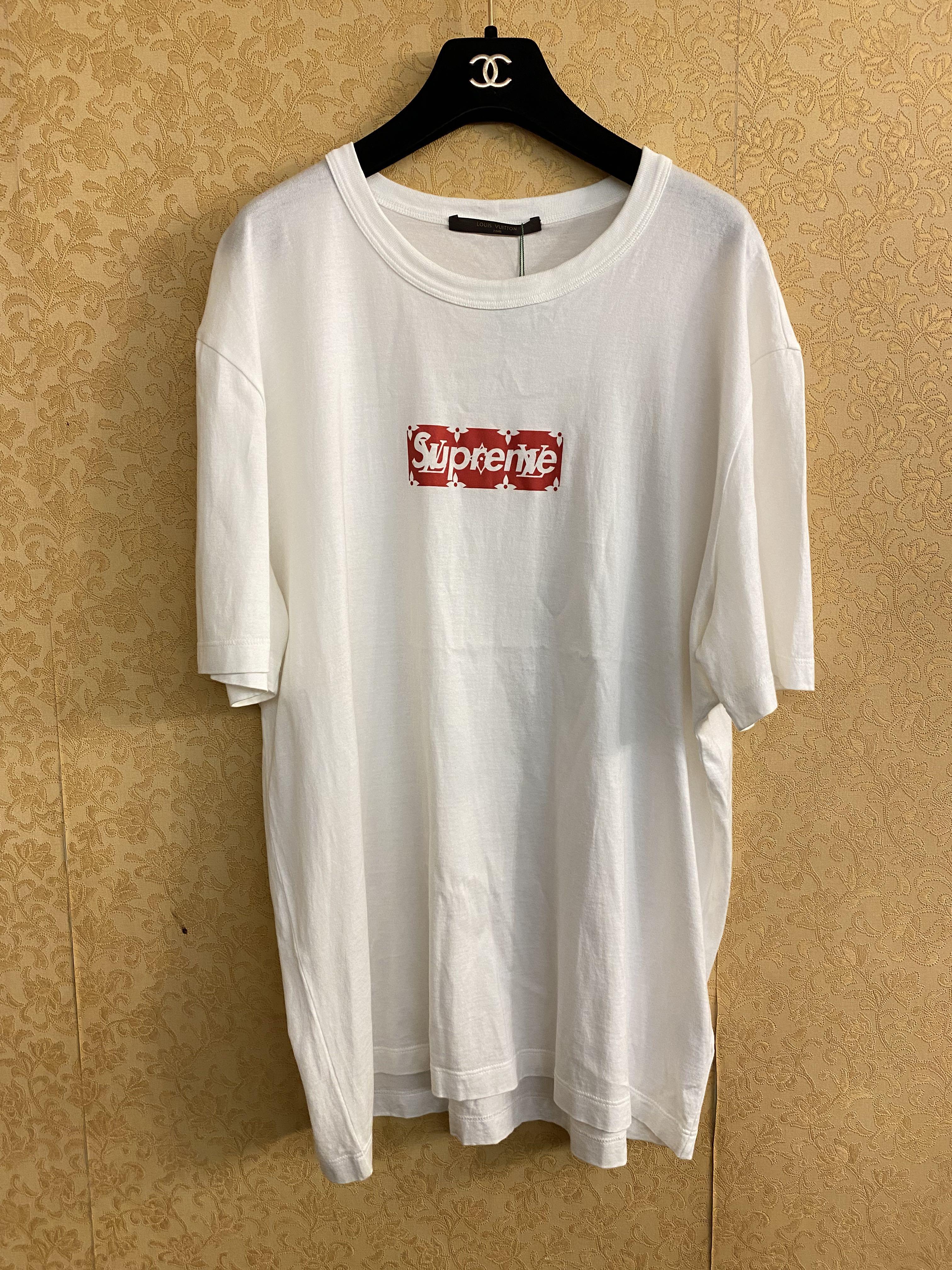 The T-SHIRT LOUIS VUITTON X SUPREME white Game on his account Instagram