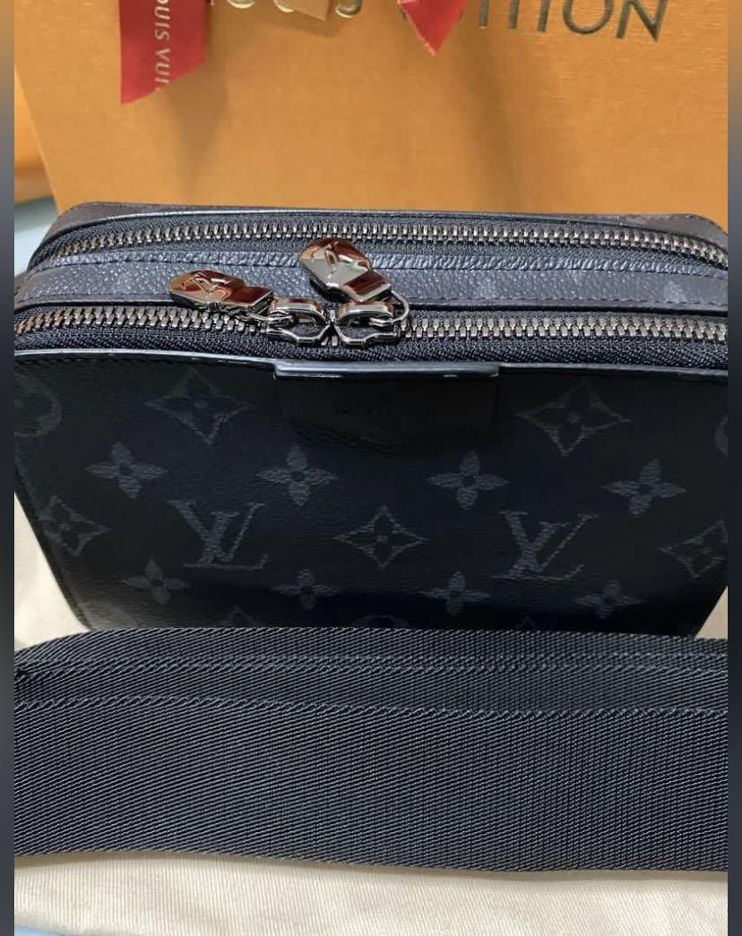 Louis Vuitton, Bags, Auth Louis Vuitton Alpha Wearable Wallet M5961 Mens  Shoulder Bag Noir