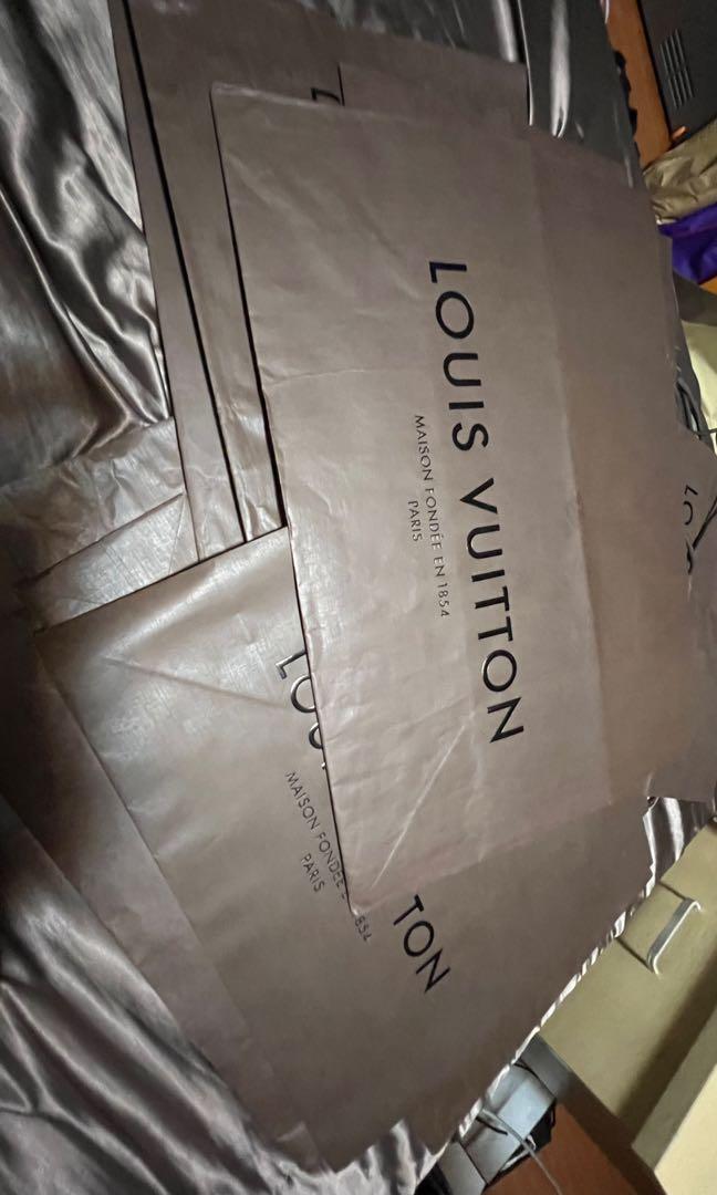 Lv paper bags big sizes 14 pcs (Category: Luxury Bags & Wallets) located in Pasig City. Submitted by luxuryitems2021 (Listing ID 1177009010, Image 1). Description: .
