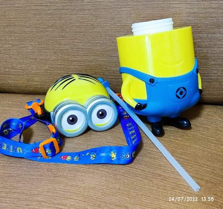 Minion Water Bottle Universal Studios, Food & Drinks, Other Food