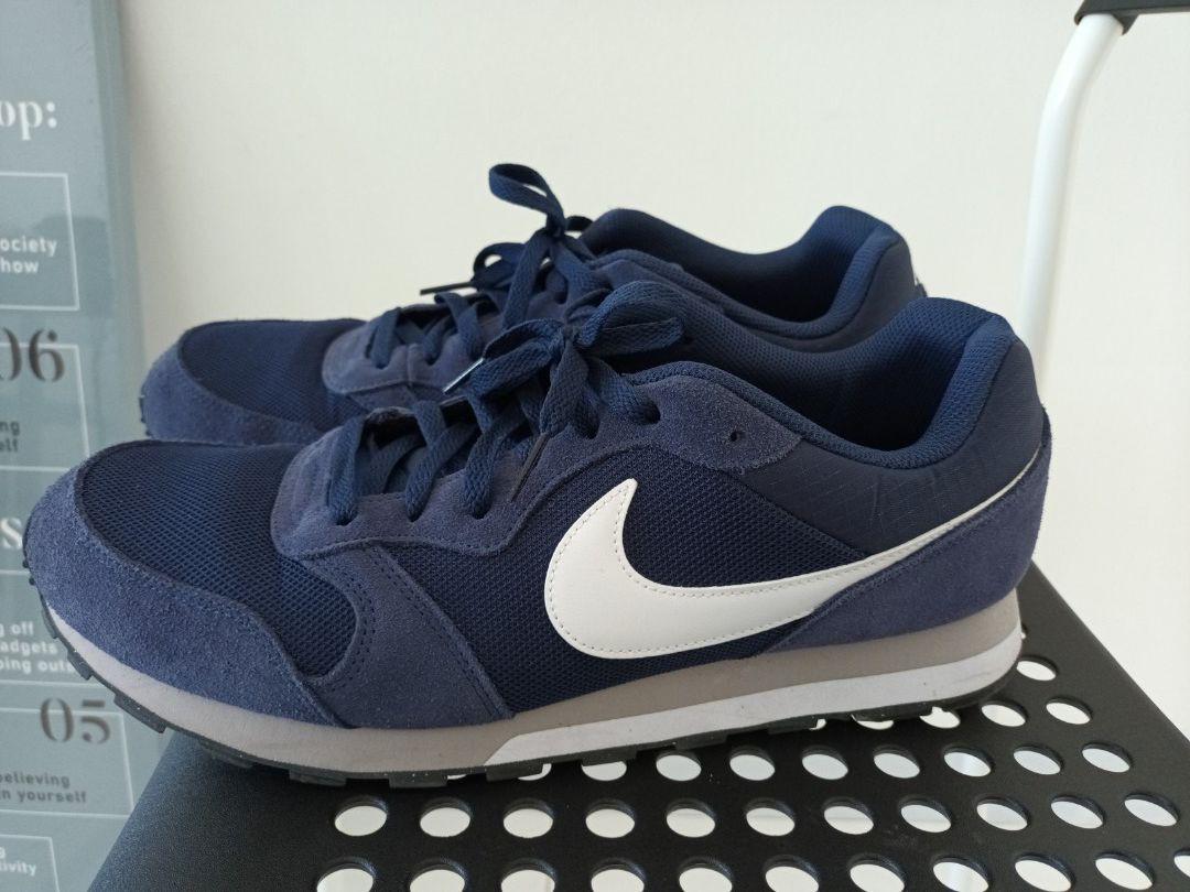 Nike Sneaker MD Runner 2 Classic, Men's Fashion, Footwear, Sneakers on  Carousell