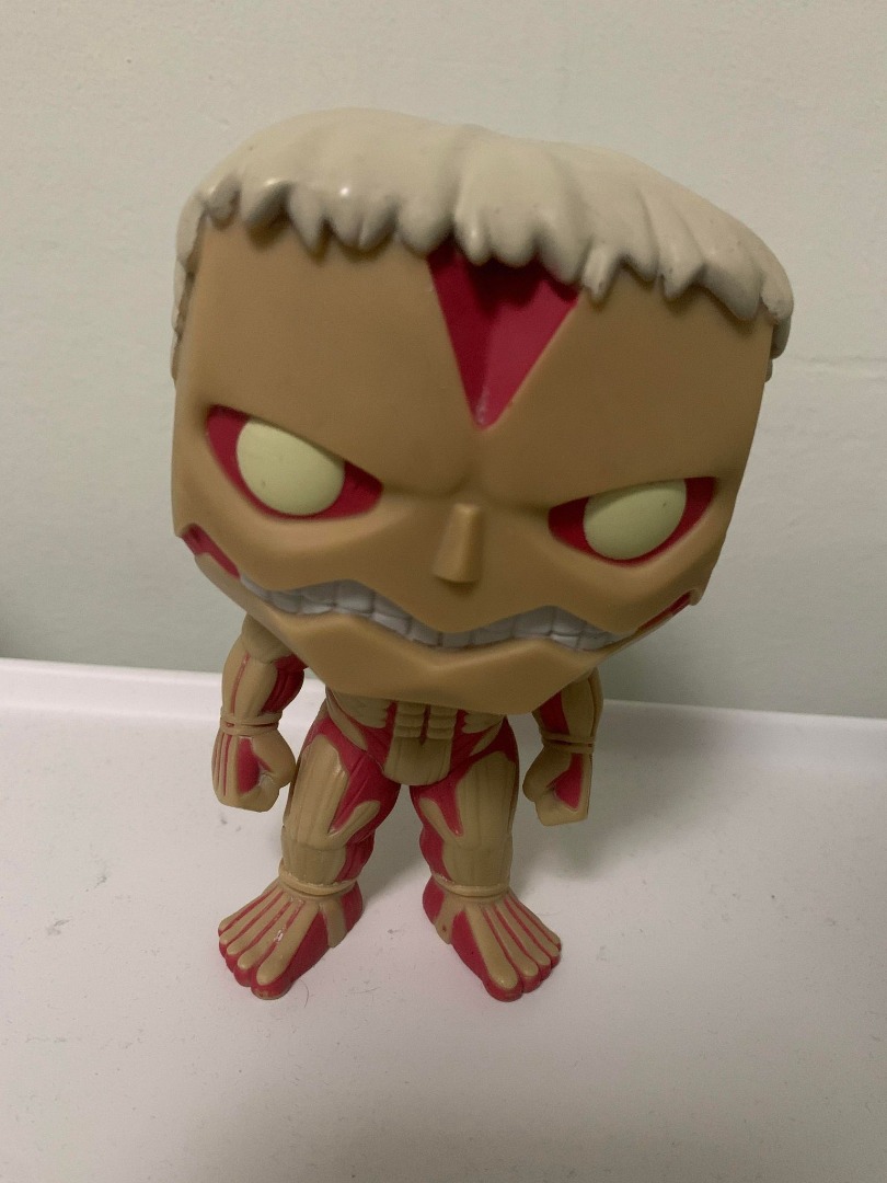 OOB (No Box) Armored Titan Funko Pop Attack on Titan, Hobbies & Toys
