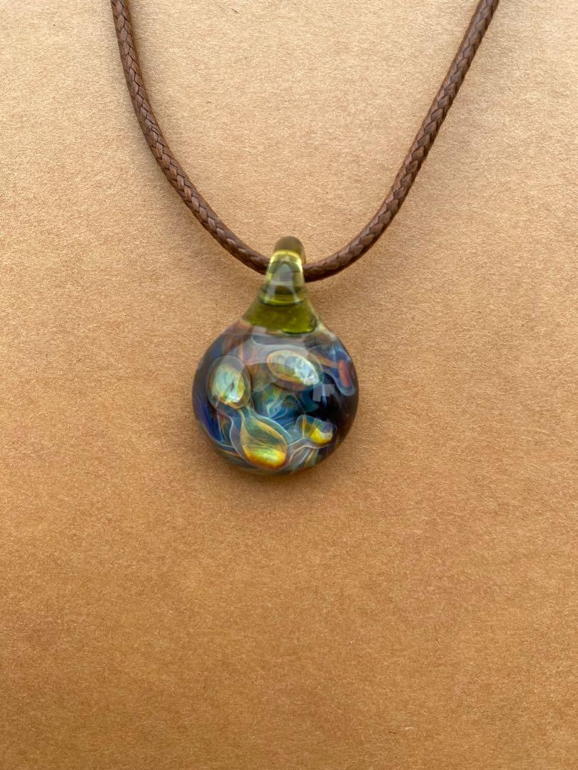 Glass hot sale pendant necklace