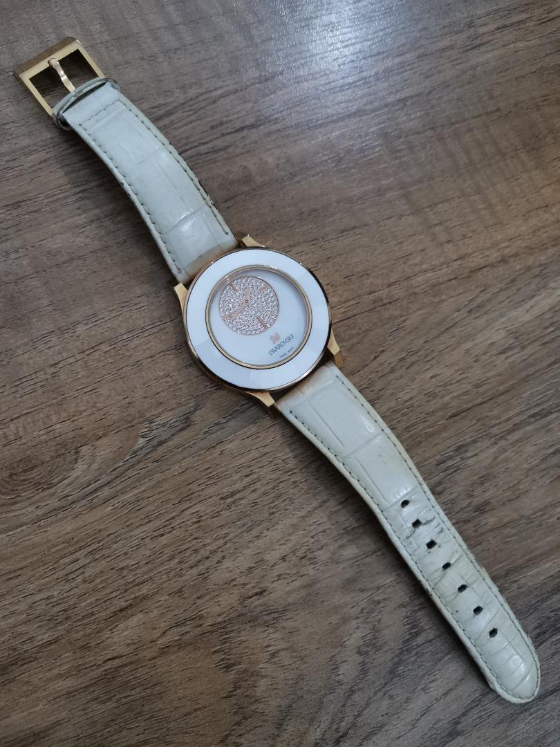 Swarovski octea hotsell classica watch