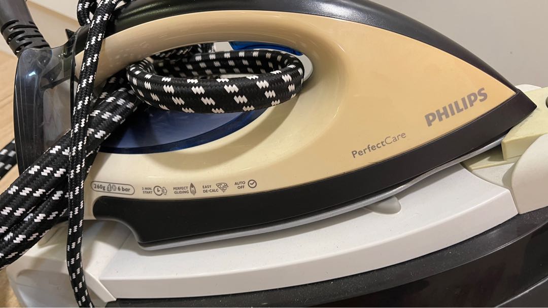 Philips steam iron & board, TV & Home Appliances, Irons & Steamers on