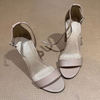 (Category: ) located in . Submitted by helloholic (Listing ID 1176841603, Image 1). Description: .