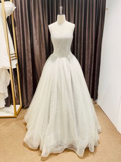 GOWNS FOR PURCHASE Collection item 3