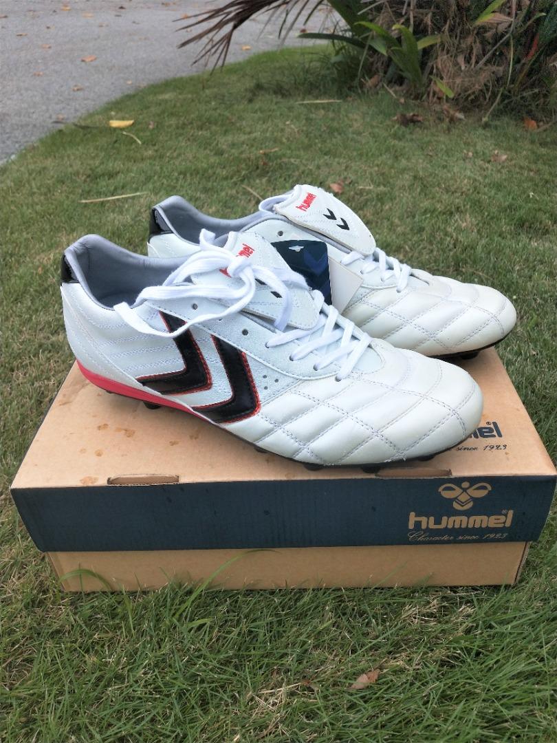 UK7 Hummel football boots Sports Equipment Other Sports